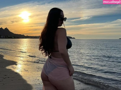 Valeria Lapizco [ valeria-lapizco ] - Mind joining me? 😏