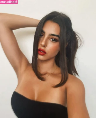 Valeria Conca [ valeria-conca ] - swipeeeeeee😝👣👅