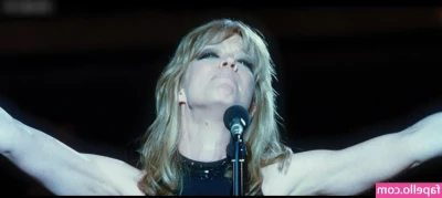 Heike Makatsch [ heike-makatsch ] - Shutterbug is really trying to get me naked 😏  My bra is off 😈