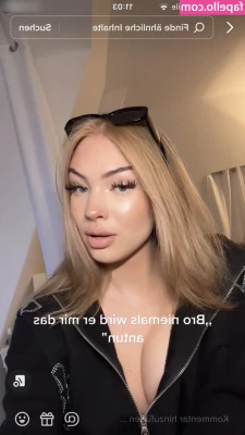 Frederike Eggers [ frederike-eggers ] - Going live tonight, I’m a nominee for AVNs Favorite Domme award, so