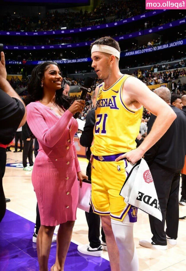 Taylor Rooks [ taylor-rooks ] - Damn she’s obese 🥵