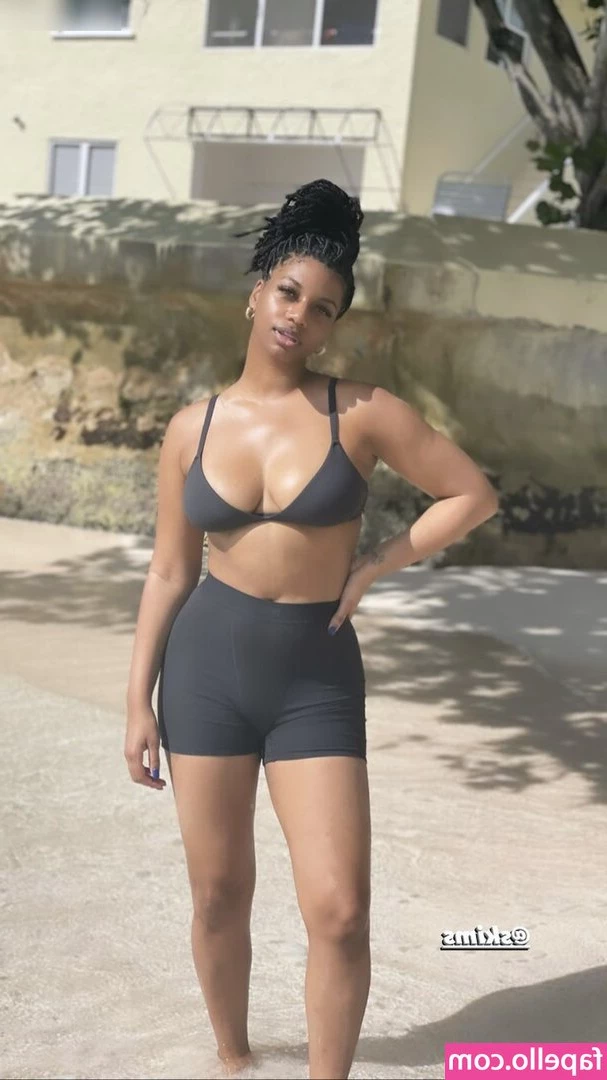 Taylor Rooks [ taylor-rooks ] - Juega conmigo🥵♟