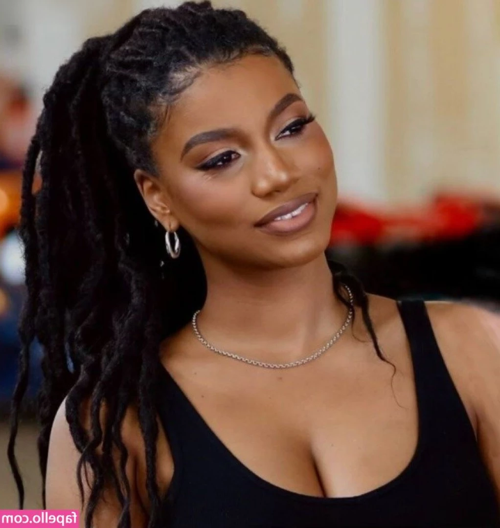 Taylor Rooks [ taylor-rooks ] - Raising the temperature  one post at a time