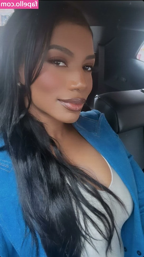 Taylor Rooks [ taylor-rooks ] - 😻 Look at my pussy 😻 Just look at how pretty it is 😝 Don't u