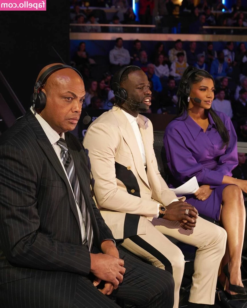 Taylor Rooks [ taylor-rooks ] - Handful of ass on a titty Tuesday 🤪