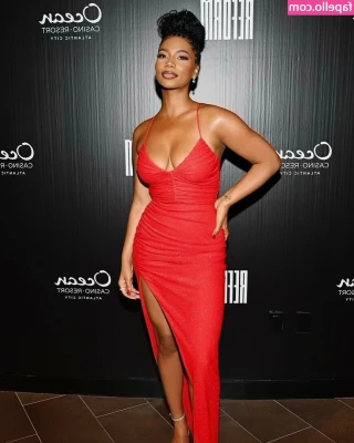 Taylor Rooks [ taylor-rooks ] - Slide it in so we can spoon fuck 🥺👉👈