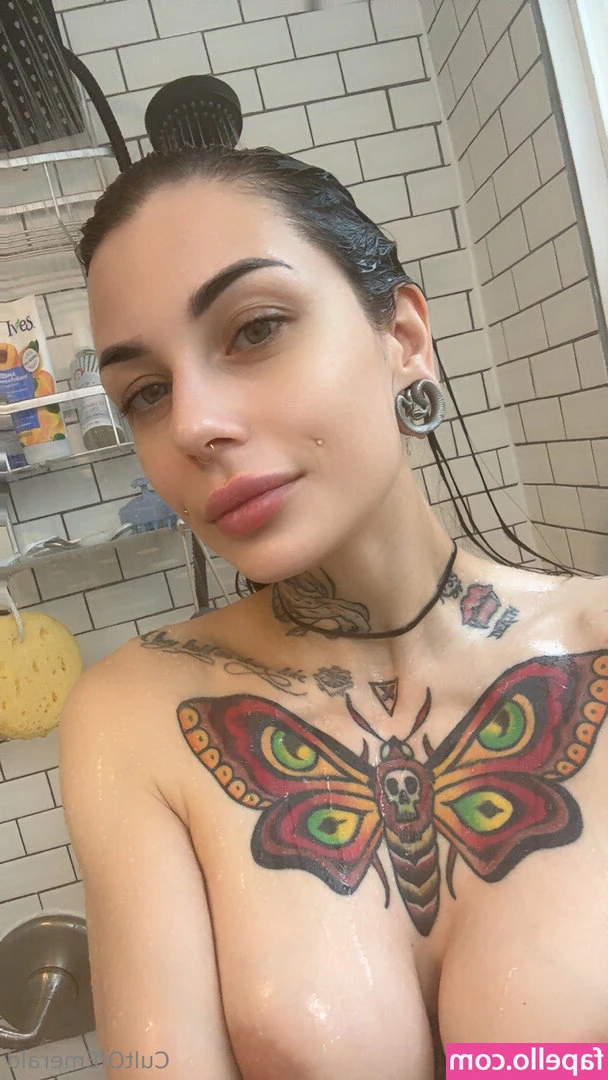 cultofemerald - this is where I want all your cum tonight!