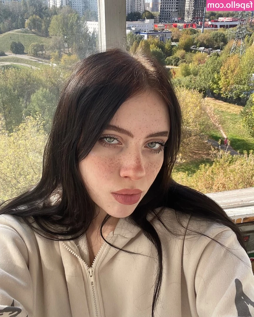 Irina Minkina [ irina-minkina ] - You like my face & cOOKIES?! I’m entering everyone on here into