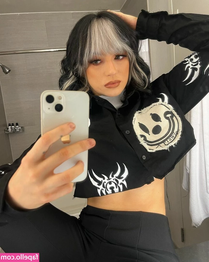 Jaime Hayter [ jaime-hayter ] - Who loves a pedicured foot     feetfetish  nurse