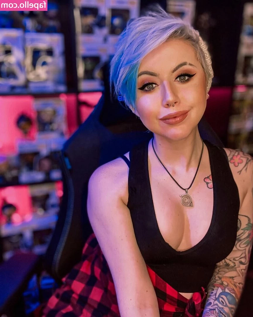 Nyybeats - Zaddy in his robe