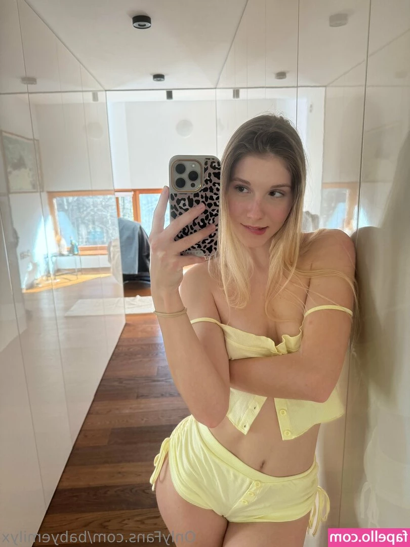 babyemilyx - Still kinda shy