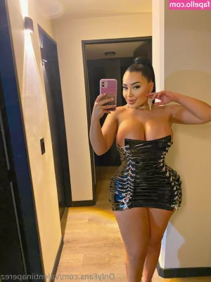 valentiinaperez - Heidi Rabbit here with a special delivery   Check your inbox honey