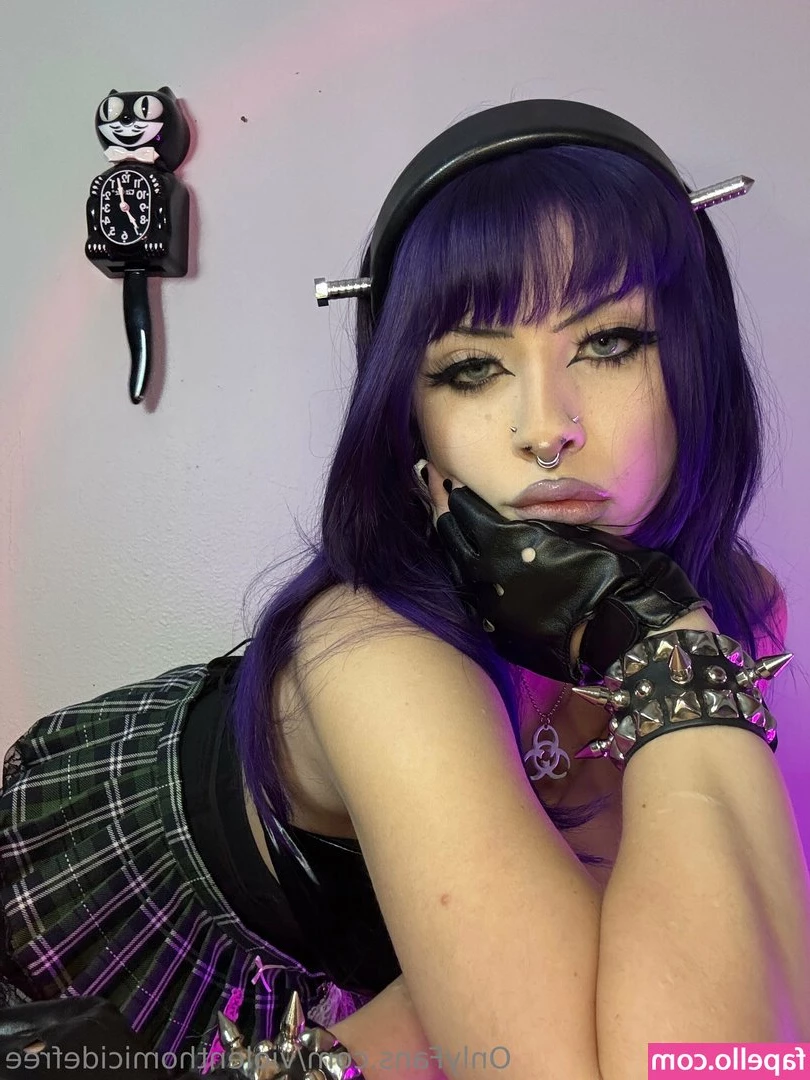 violenthomicidefree - Monday Work grind    dm and let s have some fun  Get my mind outta