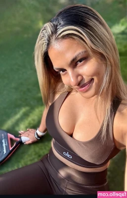 Melissa Reddy [ melissa-reddy ] - I am the goddess that you should worship  serve