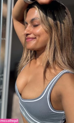 Melissa Reddy [ melissa-reddy ] - I CAN T WAIT TO GET BACK ON HERE ON HOLIDAY IN 2 WEEKS