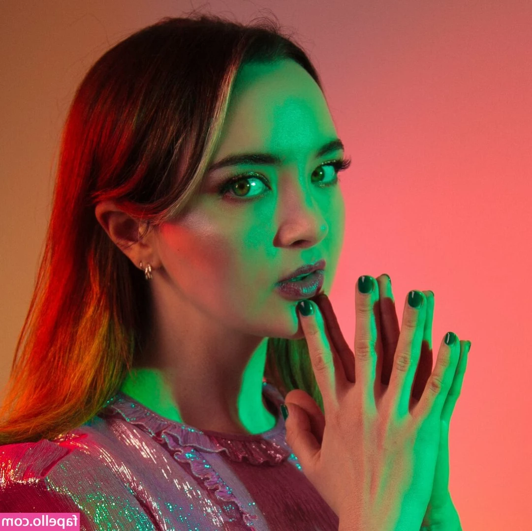 Taskmaster Women [ taskmaster-women ] - You know you want to lick these curves. If you're lucky, I'll let you