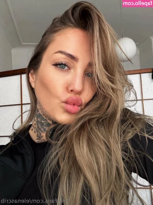 elenascrib - I just love filming customs 😋