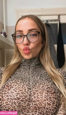 elenascrib - Grab me by the neck and call me your little slut
