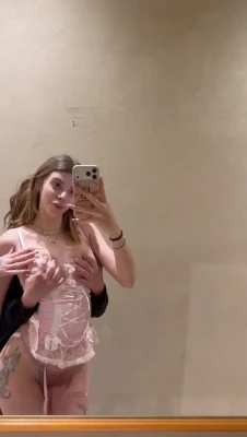 Alessia Melis [ alessia-melis ] - I finally had a chance to black Daddy's boots!! We've been super busy