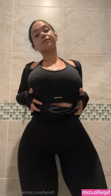 kellymariev [ kellymariev-8 ] - Bañadita  Lista para recibir propinas amor