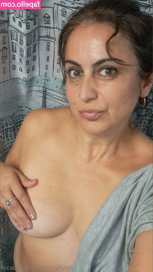 lorenmarzof - Type me in DM  im turned on now