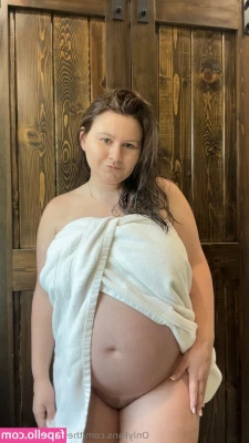 pregnantminxx - Taking the boobies outside tonight