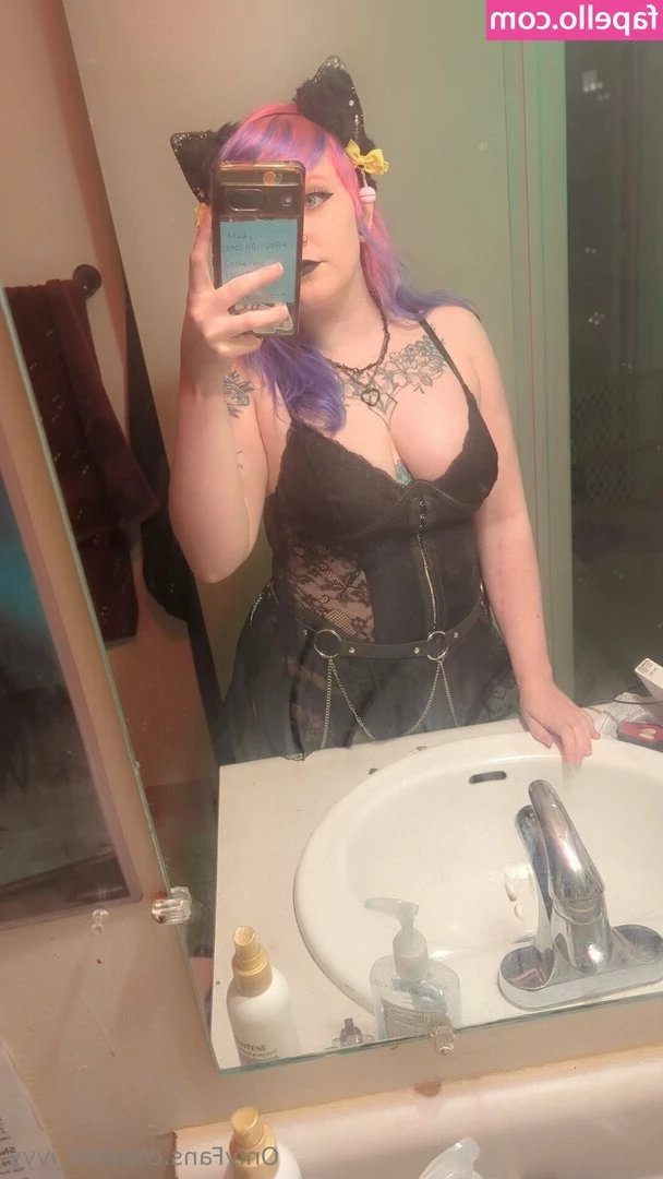 ms_ivyy [ ms-ivyy ] - POV - a lazy Sunday  you in bed next to me