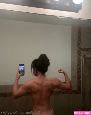 katyyfoxx - I love to keep on top of things especially you xx