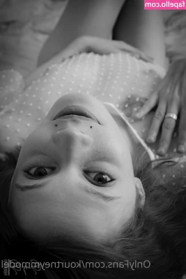 kourtneymmodel - Do you want some treatment ? How to start ? I will start with kissing