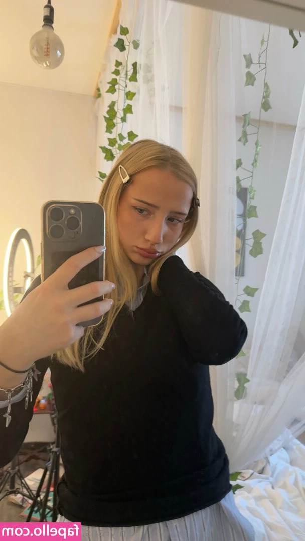 famez_de [ famez-de ] - Cum on my tits 💦