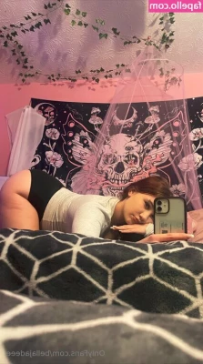bellajadeee - If a man disturbs me while bathing🤤