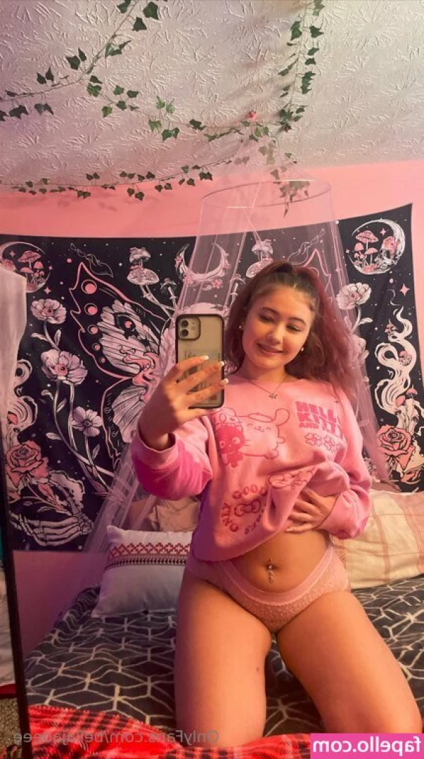 bellajadeee - Can I wear this to the pool