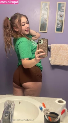 bellajadeee - Go shower with me in your DM’s😘😘