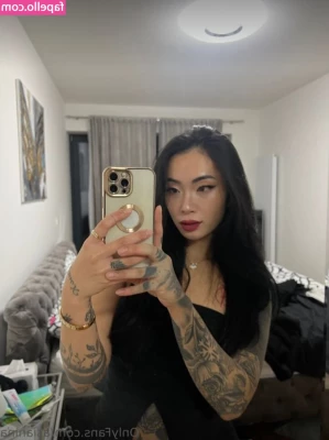 asianiina [ asianiina-1 ] - Hit me up for private videos