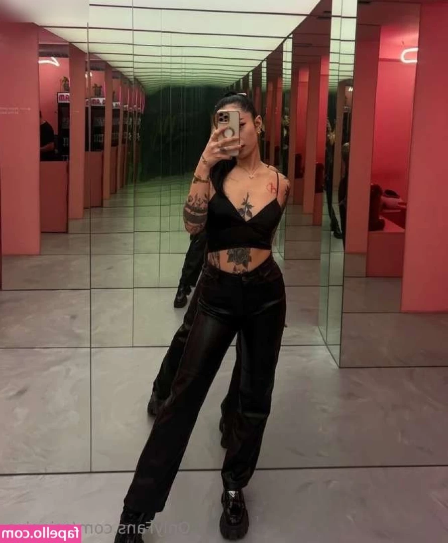 asianiina [ asianiina-1 ] - Freshly shaved pussy for you