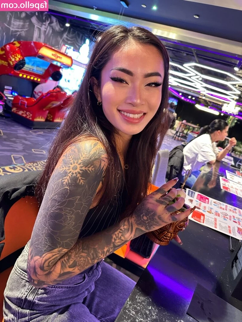 asianiina [ asianiina-1 ] - What do you wanna watch me do