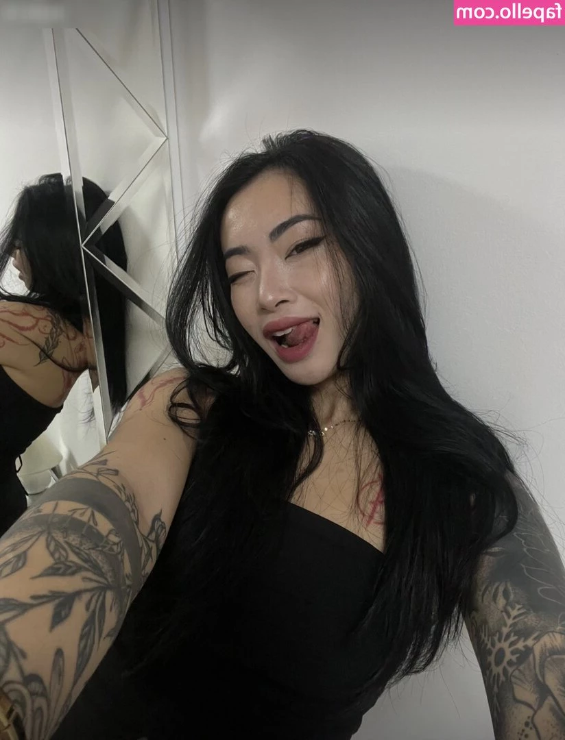 asianiina [ asianiina-1 ] - Very Japanese  高校の制服