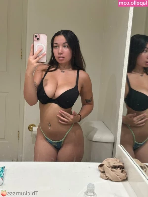 lildernn - Your Meowjesty Queen of Bridgerton 👸🏼