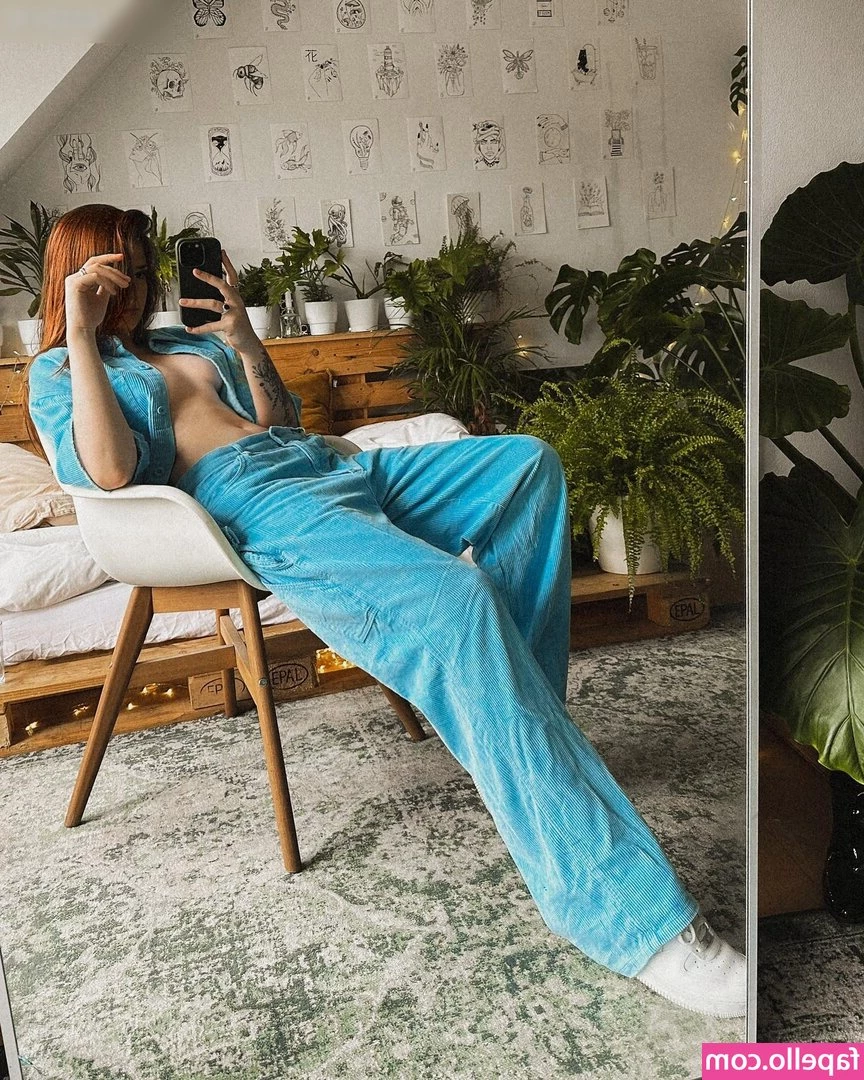 Leonie Busse [ leonie-busse ] - Are you going to cum on me now? let's go, love😈