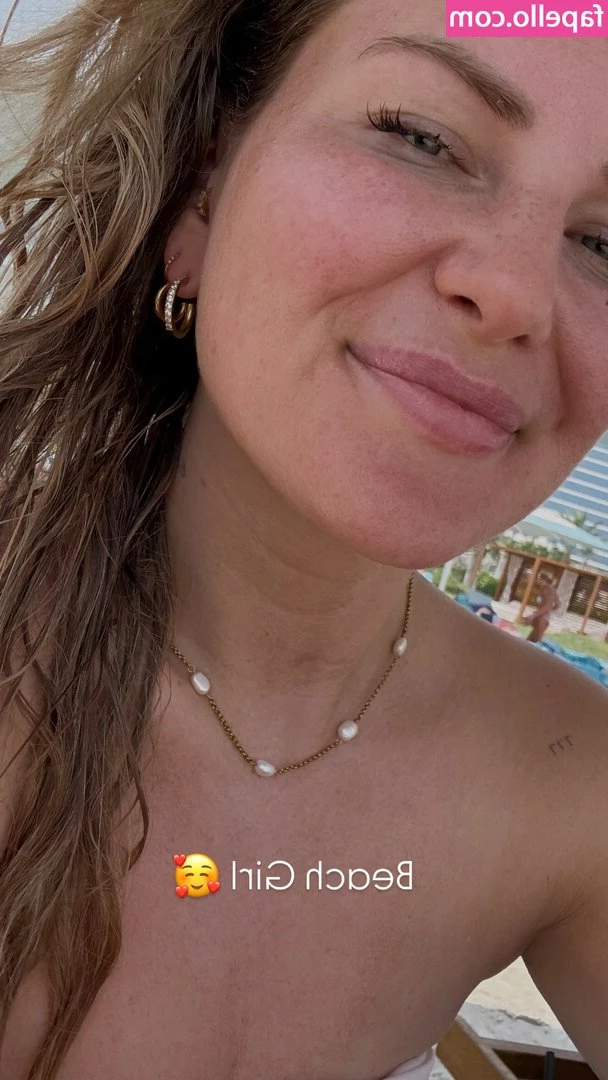 Maren Wolf [ maren-wolf ] - Erotica is when you look at it and you like it, and porn is when you