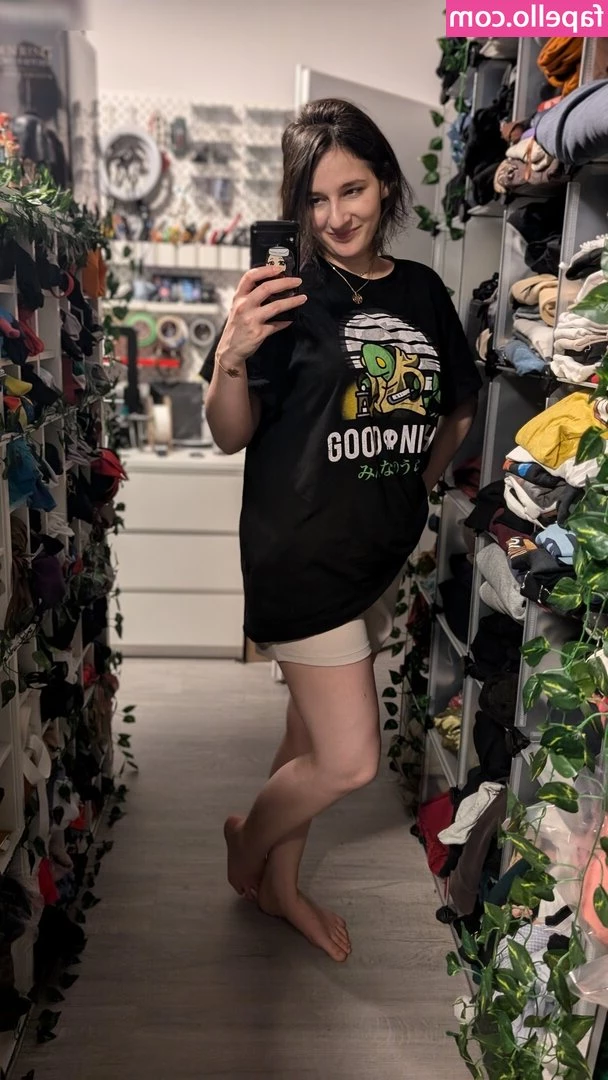 Haselnuuuss - Just begging to be sucked and fucked