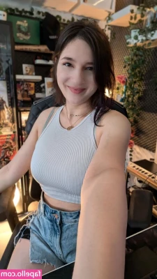 Haselnuuuss - Good morning sunshine 💛 my pussy says hello 🤗