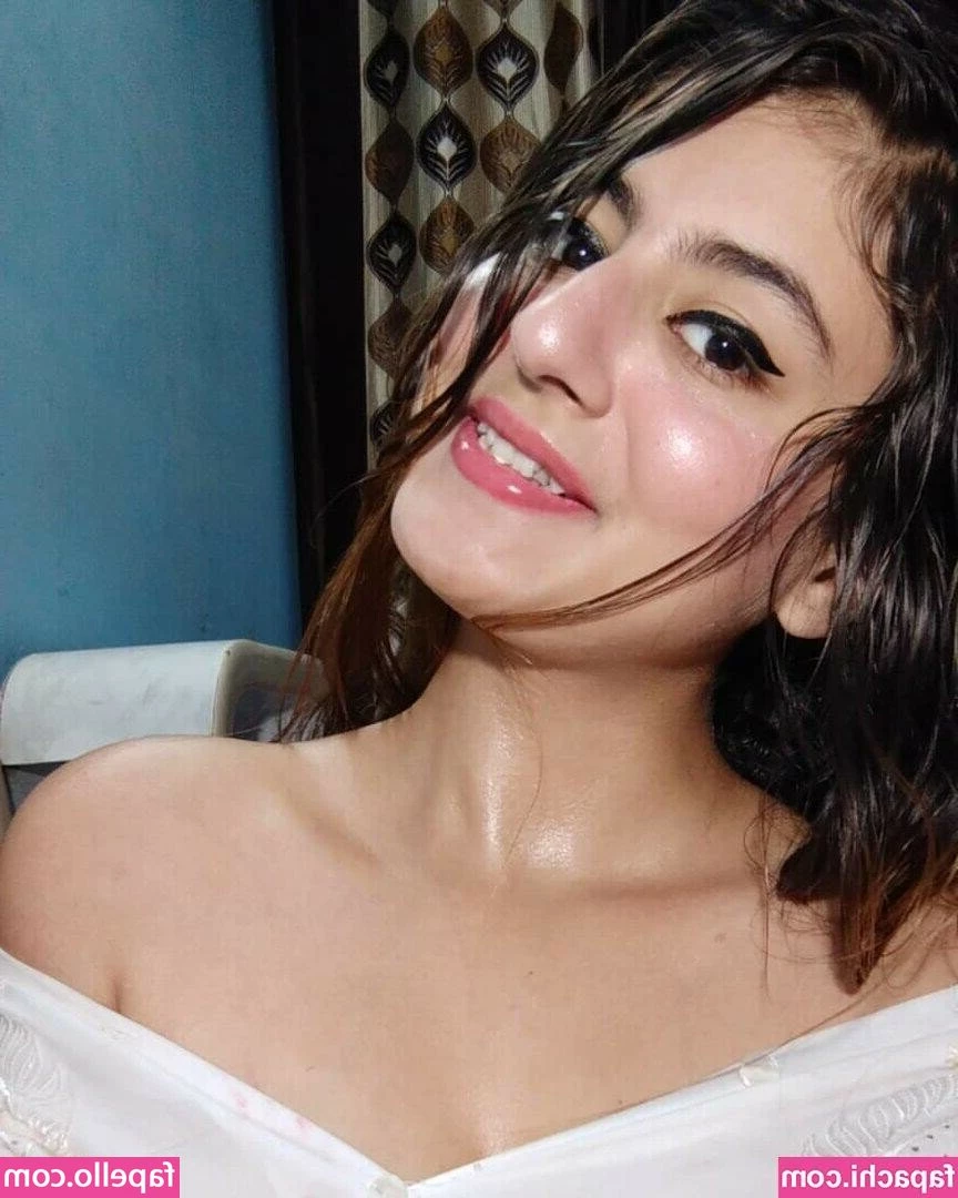 Priya Maggo [ priya-maggo-1 ] - One of my fave pics... good morning ☀️