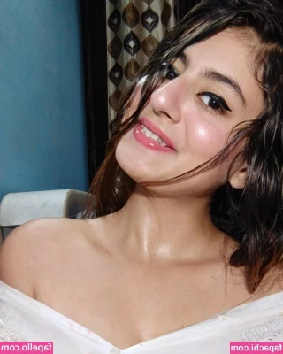 Priya Maggo [ priya-maggo-1 ] - One of my fave pics... good morning ☀️