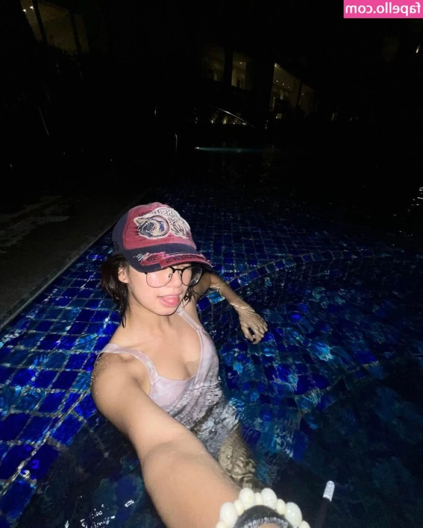 Hsimingg - How I wish this was your hand instead