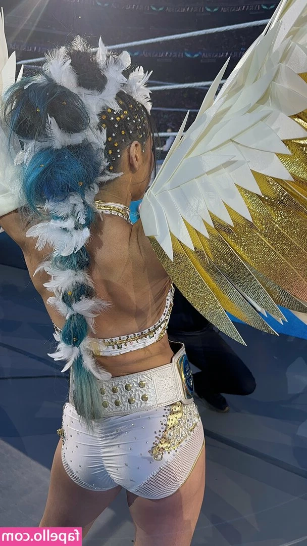 Lyra Valkyria [ lyra-valkyria ] - tell me how much you want the green light 🟢