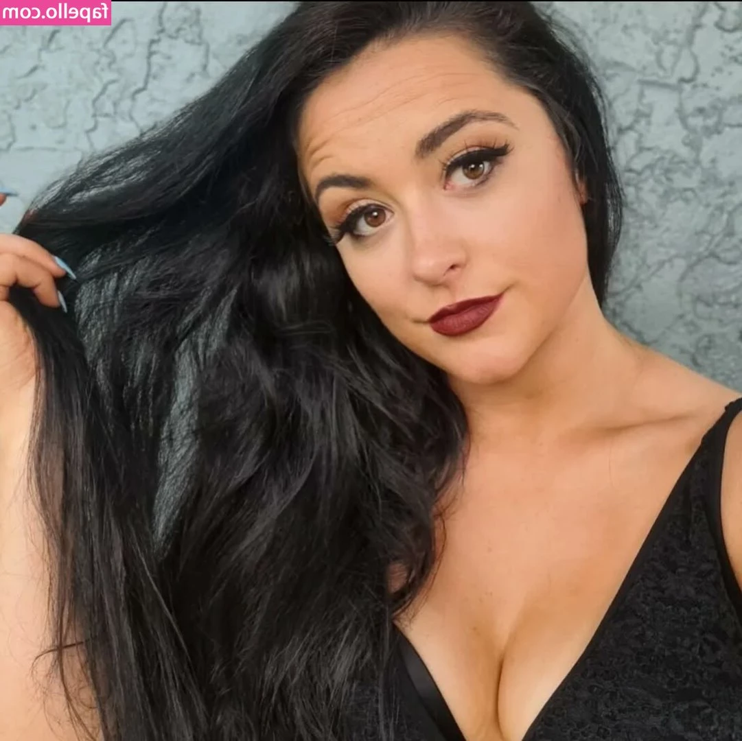 Lyra Valkyria [ lyra-valkyria ] - Το Σαββατοκύριακο μου ρίχνει πολύ