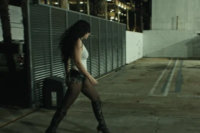 Charli XCX [ charli-xcx ] - Afternoon :)  what are you guys doing this weekend?