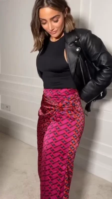 Frankie Bridge [ frankie-bridge ] - Tip me good to see something really