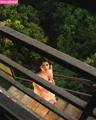 Kanika Mann [ kanika-mann ] - I m loving the weather here in México   I don t want to go back